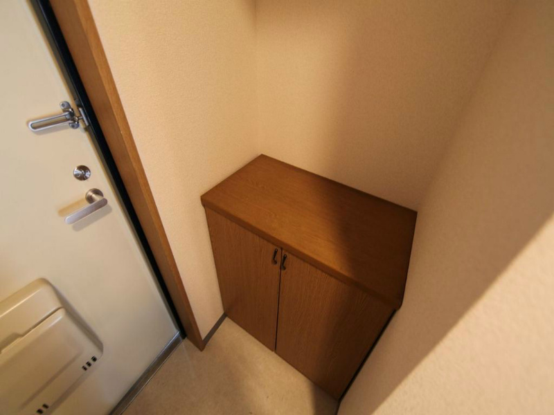 玄関　玄関　シューズボックス付