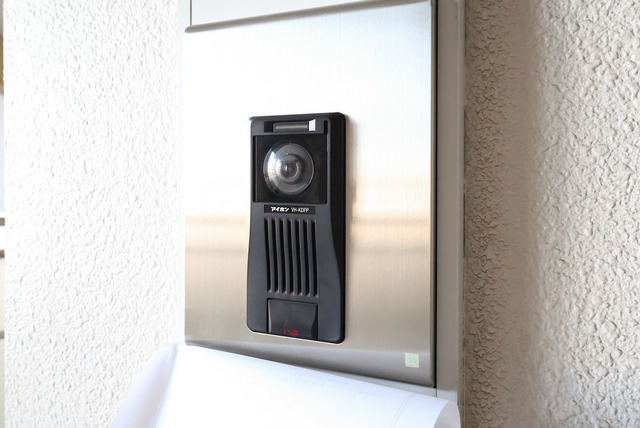 URアクティ三軒茶屋の玄関写真