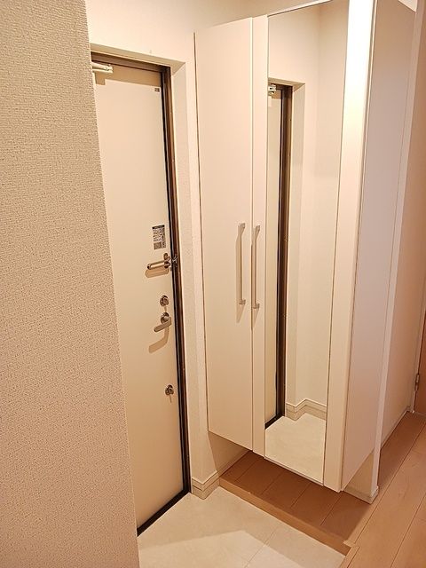 小田急小田原線 相武台前駅 徒歩13分 3階建 築8年の玄関写真