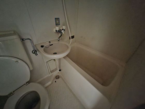 洗面設備　※別号室の写真です。