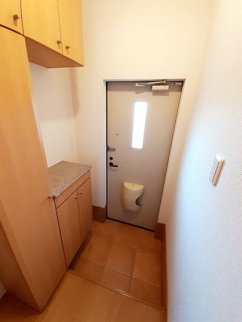 ＪＲ両毛線 駒形駅 徒歩36分 2階建 築21年の玄関写真