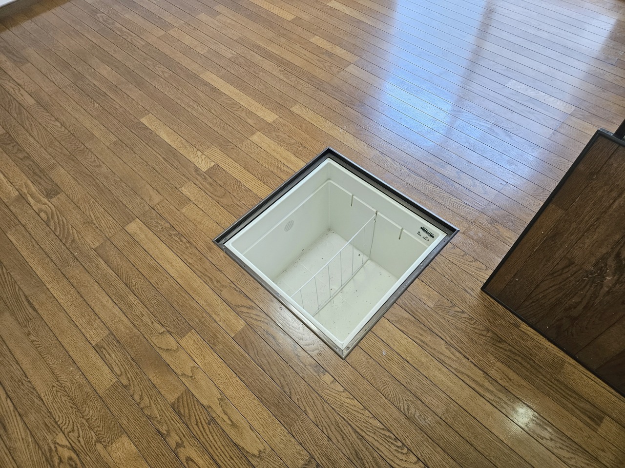 収納　リビング床下収納