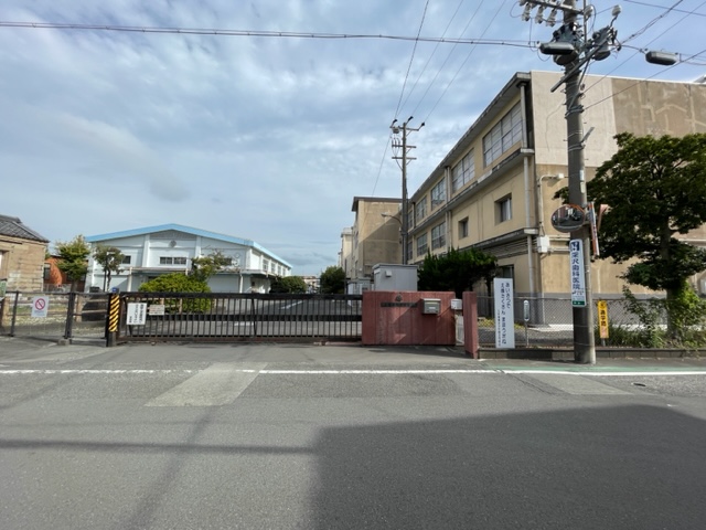 小学校　静岡市立中島小学校（小学校）まで769m