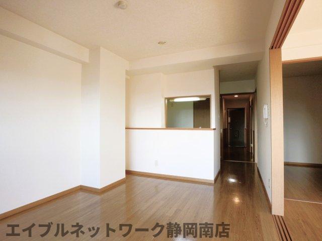 その他部屋・スペース　こちらのリビングで趣味の時間をお楽しみください