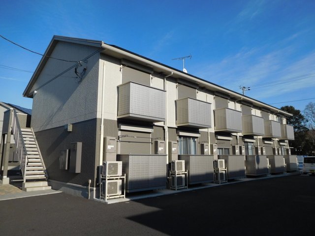 建物外観　インターネット無料　南向きで日当たり良好