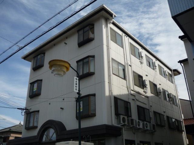 姫路市香寺町中屋のマンションの建物外観