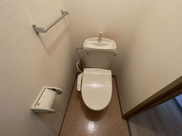【メゾン・アムール　B棟のトイレ】