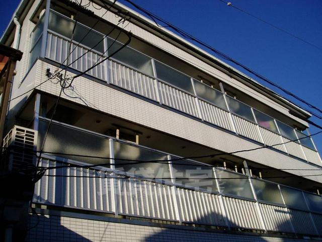 大阪市生野区小路東のマンションの建物外観