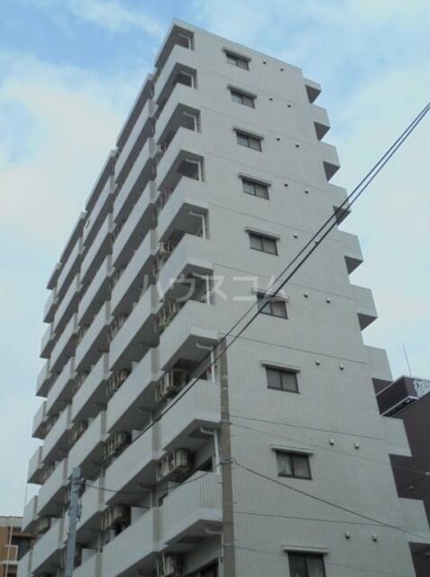 横浜市神奈川区新町のマンションの建物外観