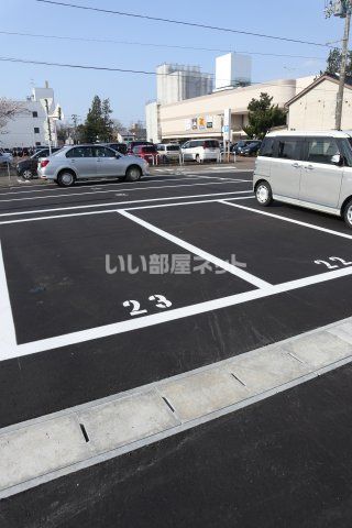 【クオリティ御館の駐車場】