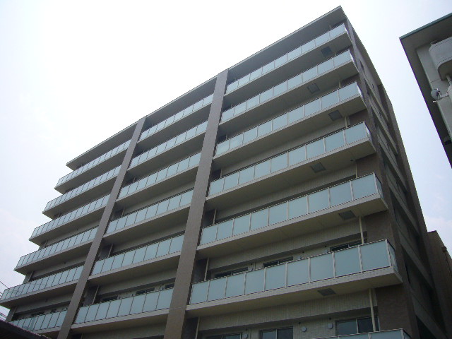 GLASS COAT SHINIIZUKAの建物外観