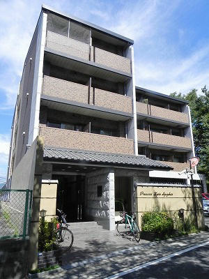 京都市左京区山端橋ノ本町のマンションの建物外観