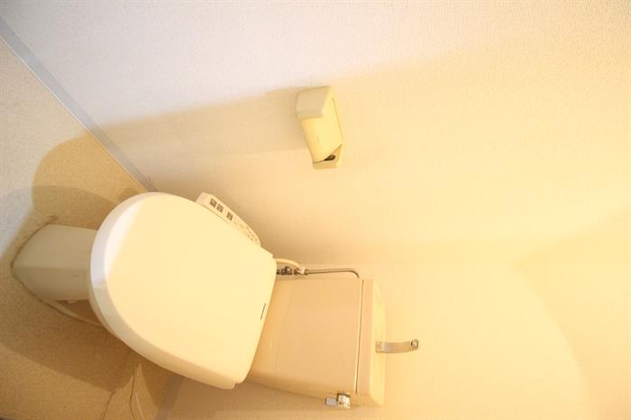 トイレ　水周り広々しています。