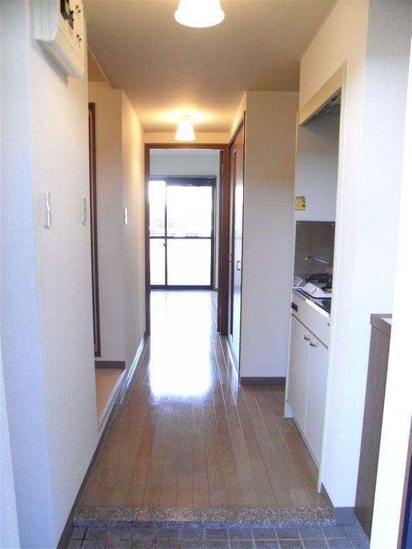 玄関　靴箱もあるのでスッキリ収納できます。