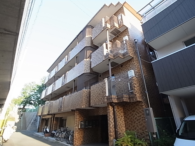 【ライオンズマンション石屋川の建物外観】