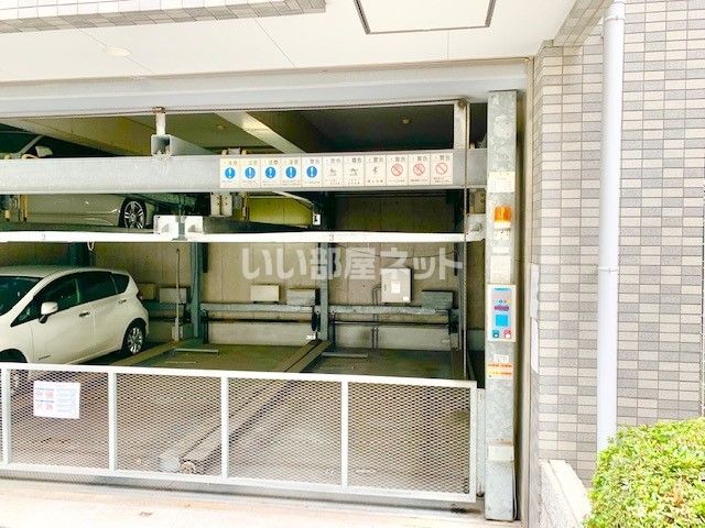 【神戸市中央区浜辺通のマンションの駐車場】