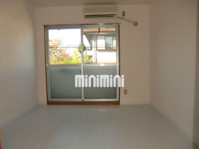 居室・リビング　清潔感のあるお部屋です