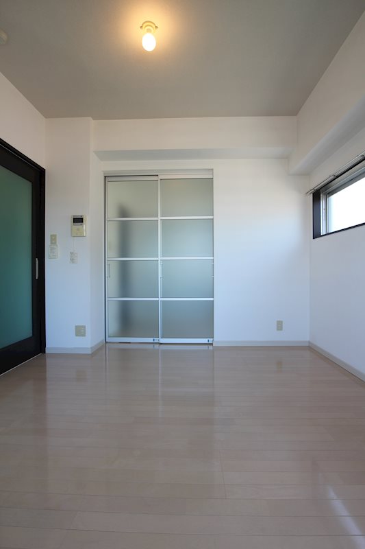 居室・リビング　※別号室の写真です。