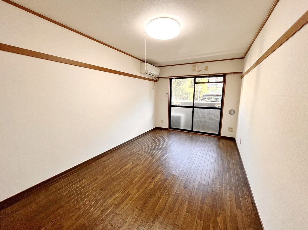 クレスト・モア_内装_0