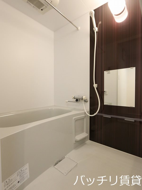 バス・シャワールーム　同型タイプの為、現状を優先いたします。