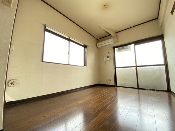 居室・リビング　※別部屋の写真です