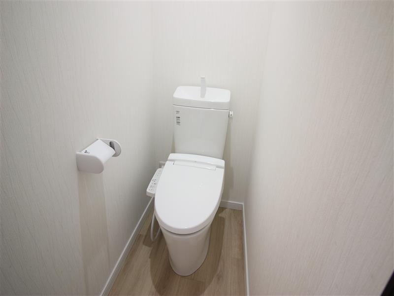 トイレ　温水洗浄便座