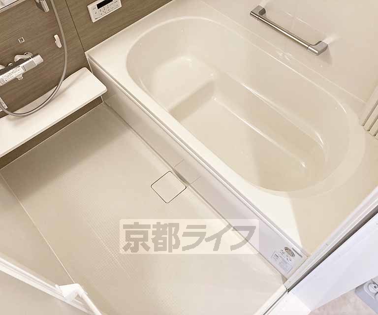 バス・シャワールーム　リラックスできるバスルームです・