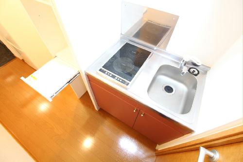 キッチン　ラジエントヒーターコンロ（２口）のキッチン♪（横に収納有り）