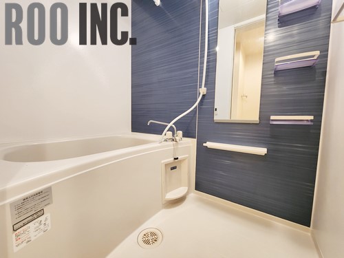 バス・シャワールーム　写真は反転のお部屋です