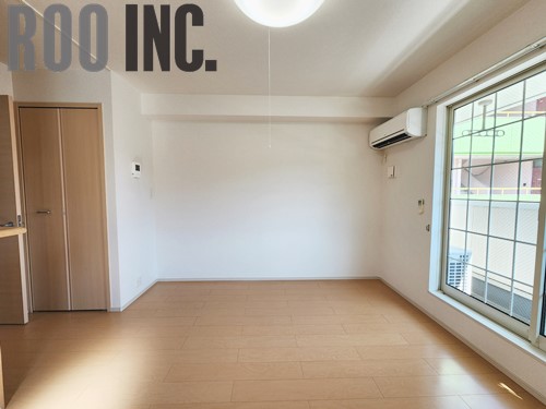 居室・リビング　写真は反転のお部屋です