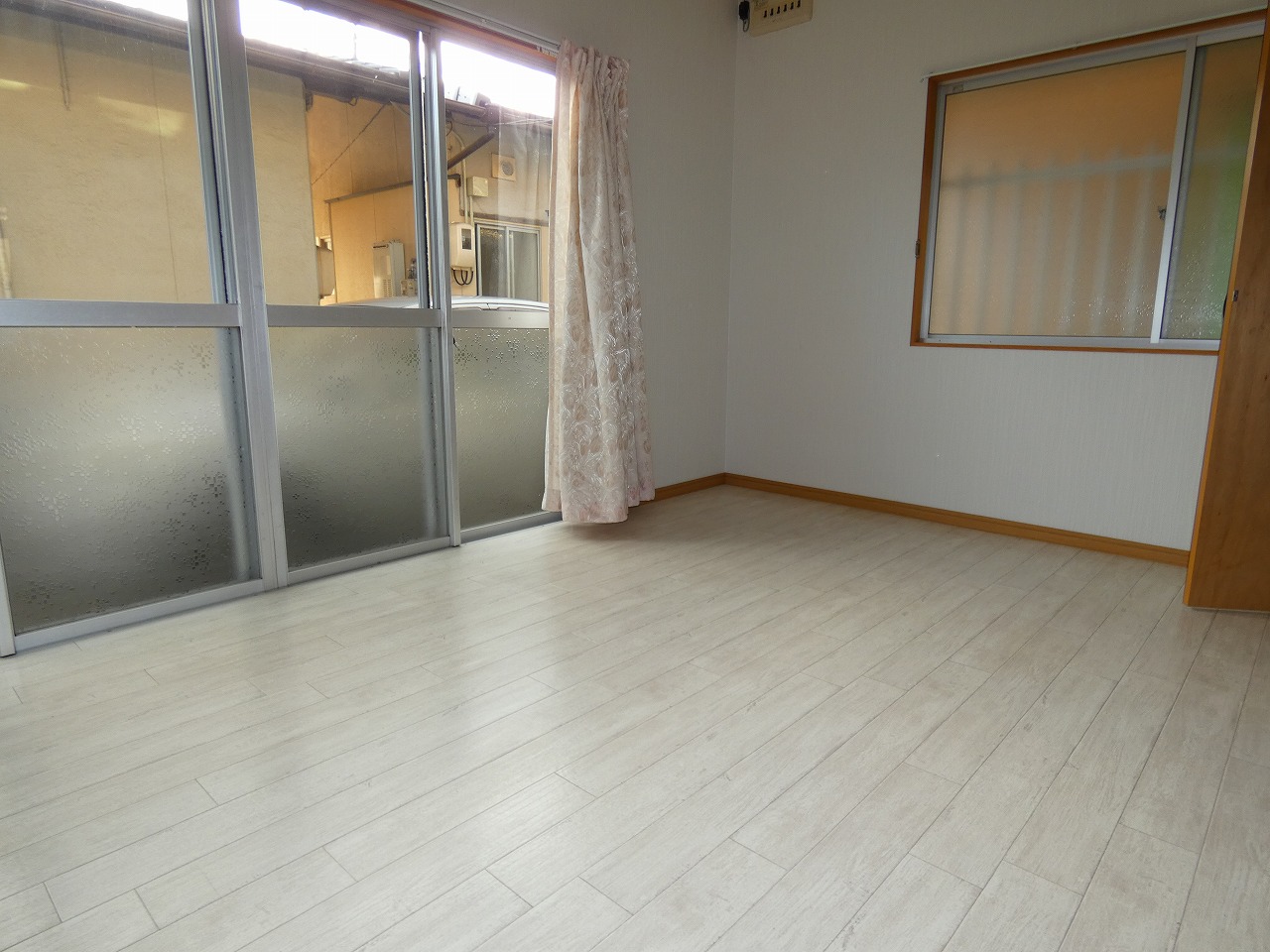 その他　6畳洋室です。南向きの部屋です。