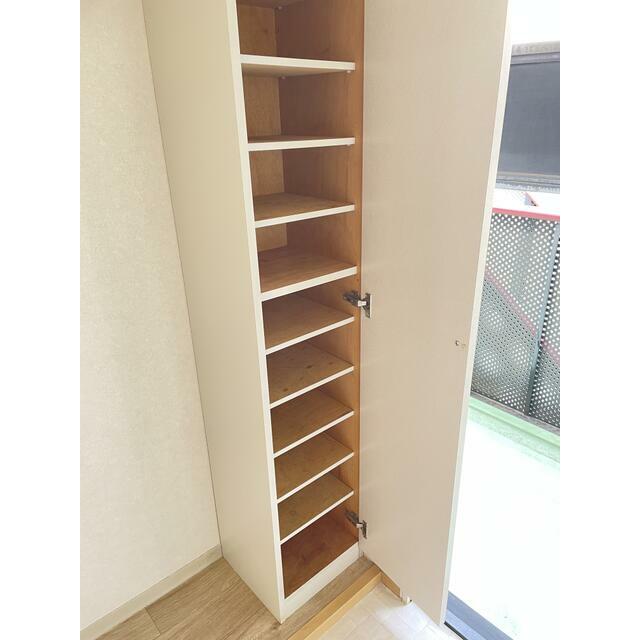 玄関　天井までのシューズボックスがついています
