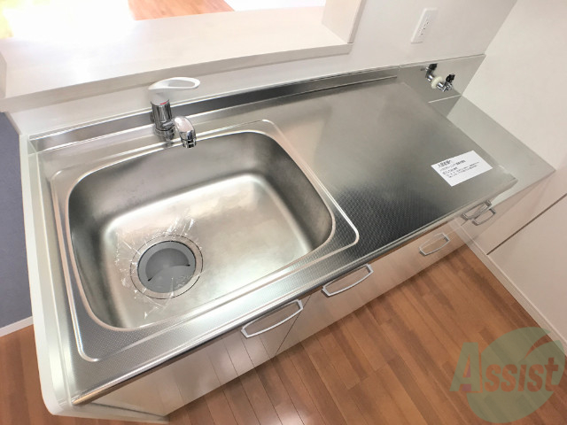 キッチン　こちらはキッチン。調理スペースもあり使いやすそうです。