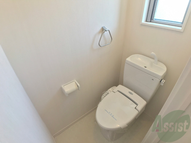 トイレ　こちらはトイレです。清潔感があり、安心して使用できます。