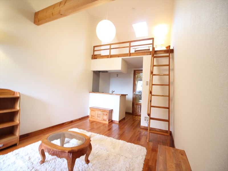 居室・リビング　居室：照明・エアコン＆無料レンタル家具付（写真は別室）