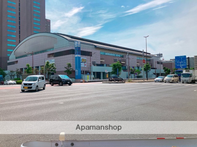 スーパー　千葉ポートアリーナ（スーパー）まで301m