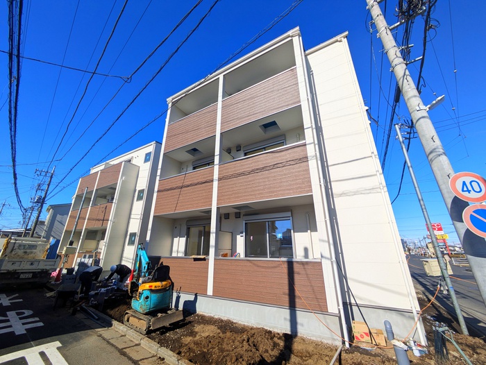 建物外観　建築中