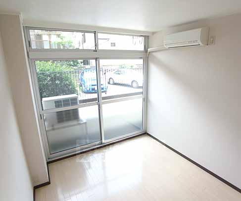 居室・リビング　天井高に注目！の洋室