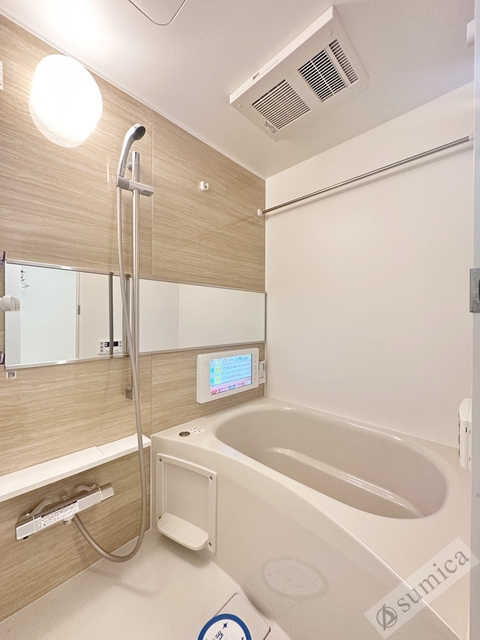 バス・シャワールーム　大型浴室テレビ完備・身も心もリフレッシュして頂けます♪