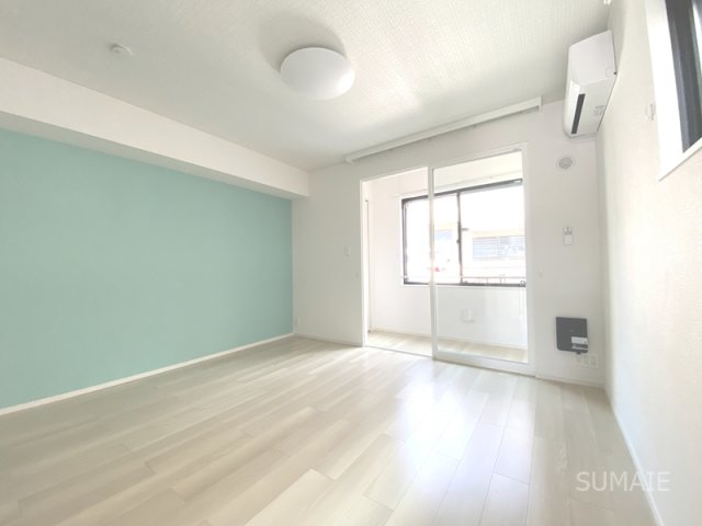 居室・リビング　2面採光　明るい洋室☆彡