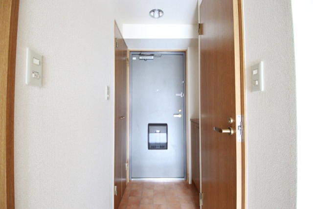 玄関　※別室の参考写真の為、現況優先です。