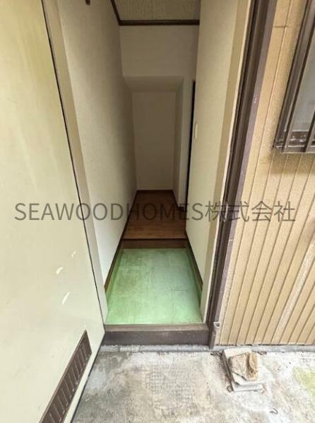 その他　コンパクトな玄関です