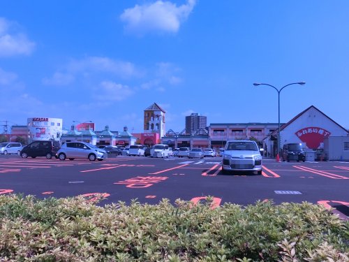 ショッピングセンター　アルカサール（ショッピングセンター）まで2185m