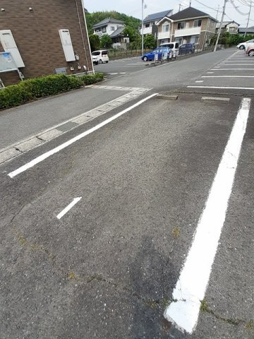駐車場　駐車場に車を止められます