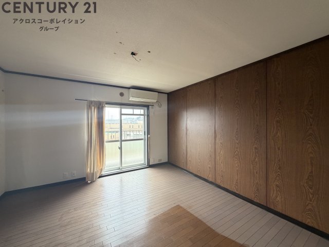 居室・リビング　エアコン付きです☆