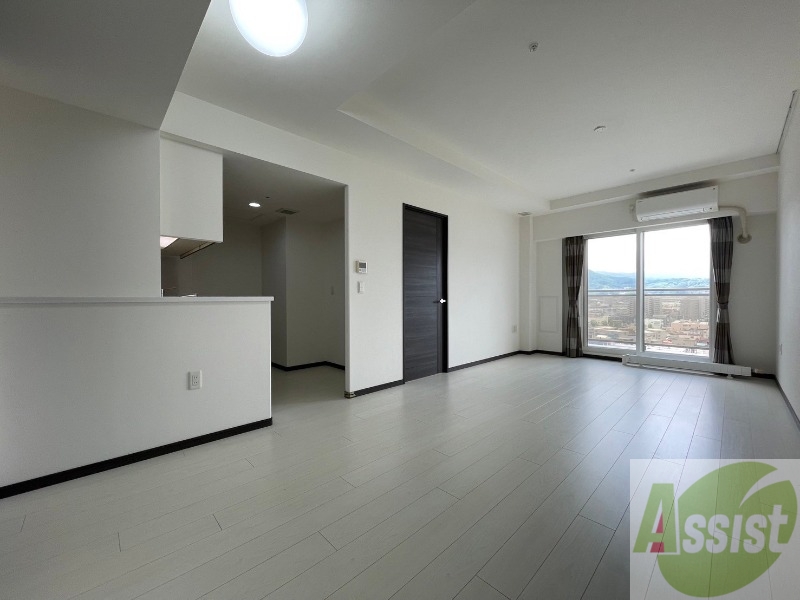 居室・リビング　広くてきれいなリビングです！快適に過ごせそうですね。