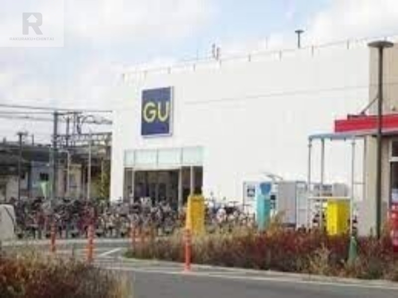 ショッピングセンター　ジーユーイズミヤ福町店（ショッピングセンター）まで690m