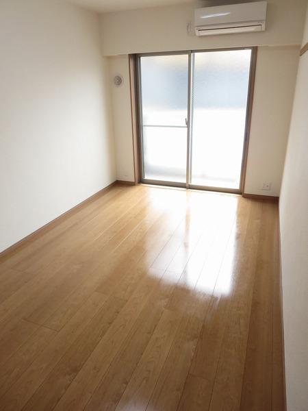 居室・リビング　別号室参考写真