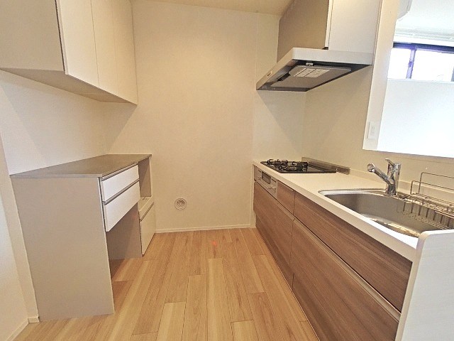 キッチン　※同タイプ参考写真