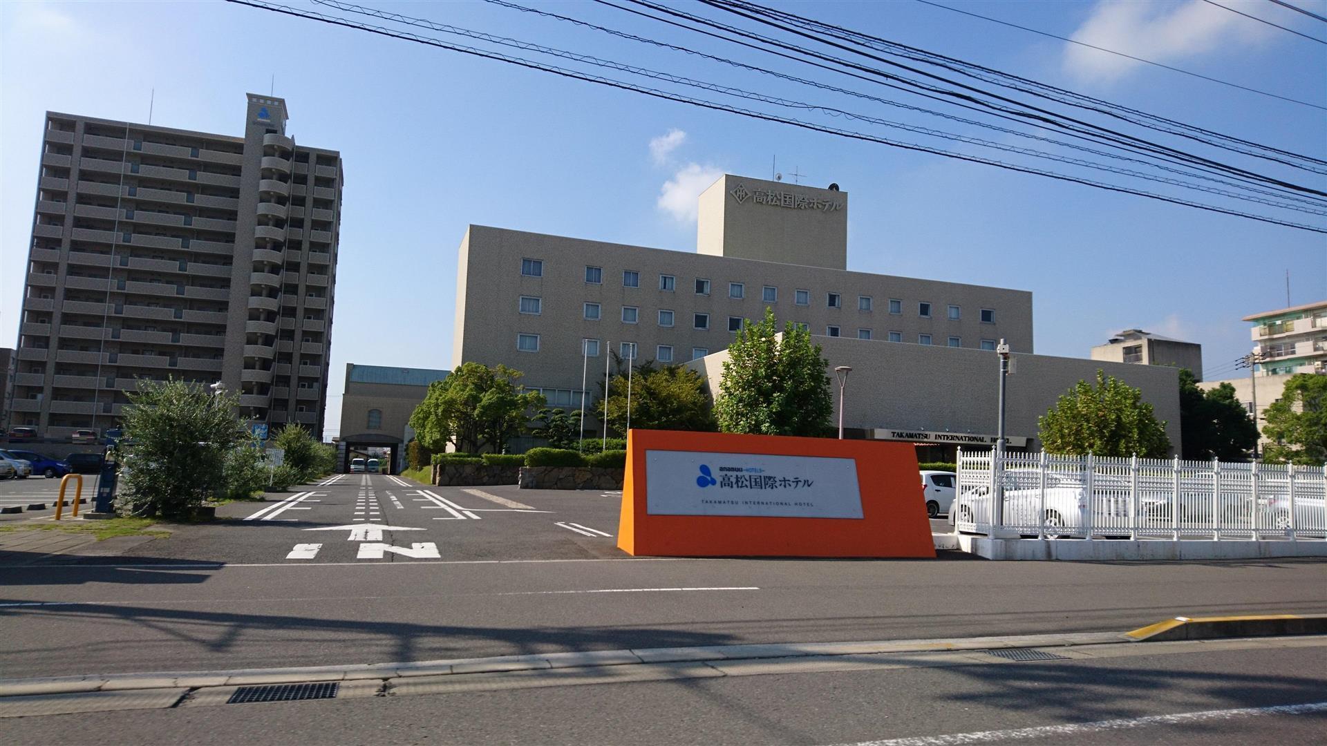 スーパー　マルヨシセンター木太店（スーパー）まで973m